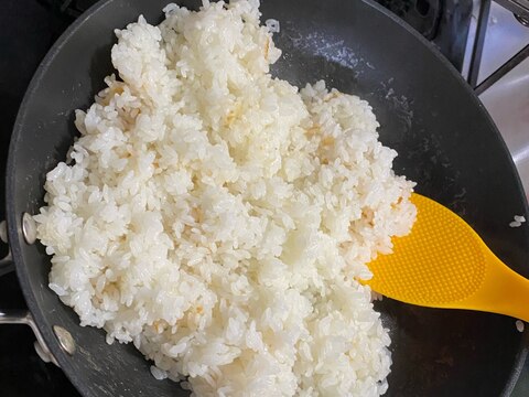 フライパンでちょっと芯があるご飯の炊き方